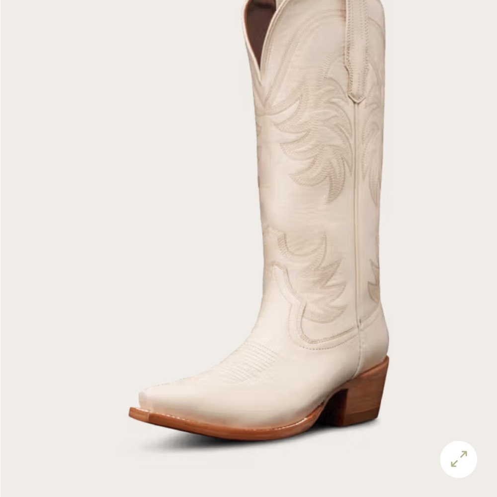 The Annie tecova Western Cowboy Boots in bone